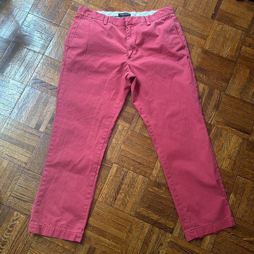 EUC Men’s Banana Republic Hampton Red Chinos, 34/30
